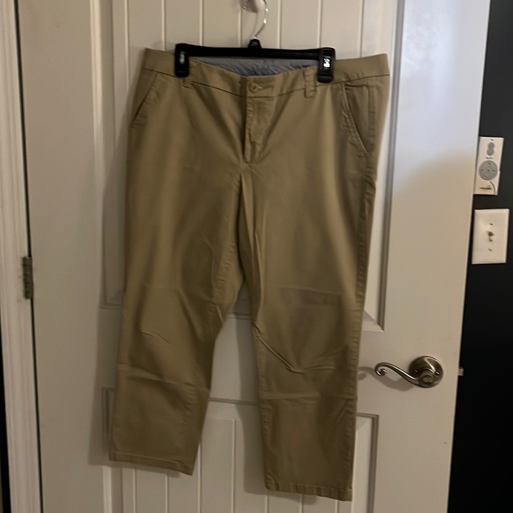 Size 16 khaki capris